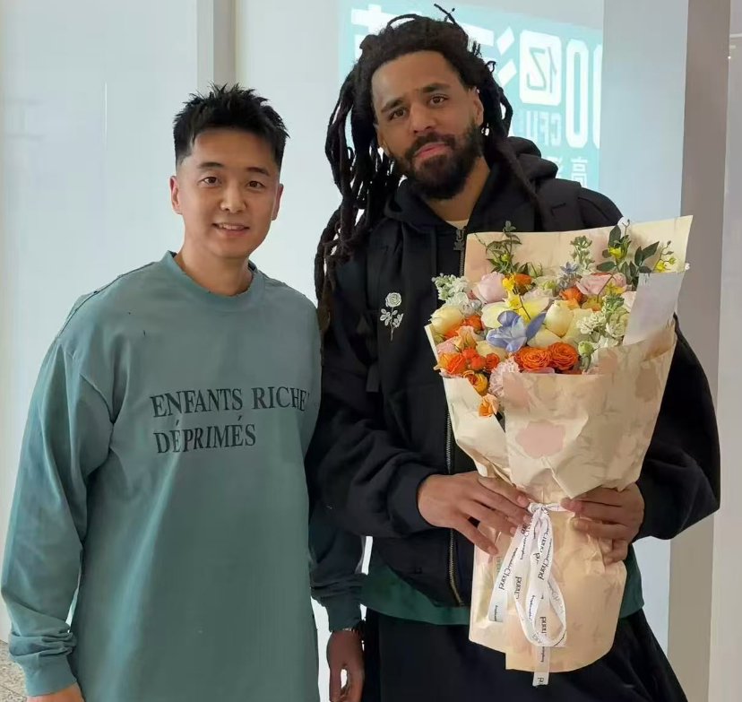 下载开云-同曦不愧是网红大队！签说唱歌手J Cole，已跟队训练，历史第一档